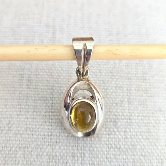 Sterling Silver Citrine Pendant - Picture 4 of 5